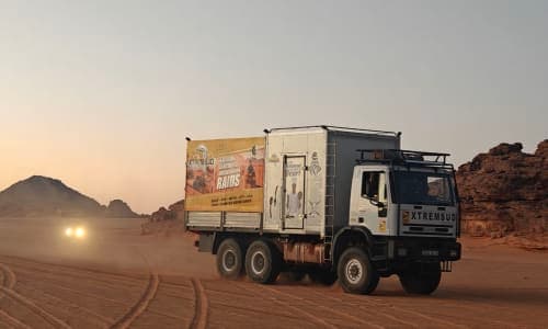 Camion 6x6 aménagé